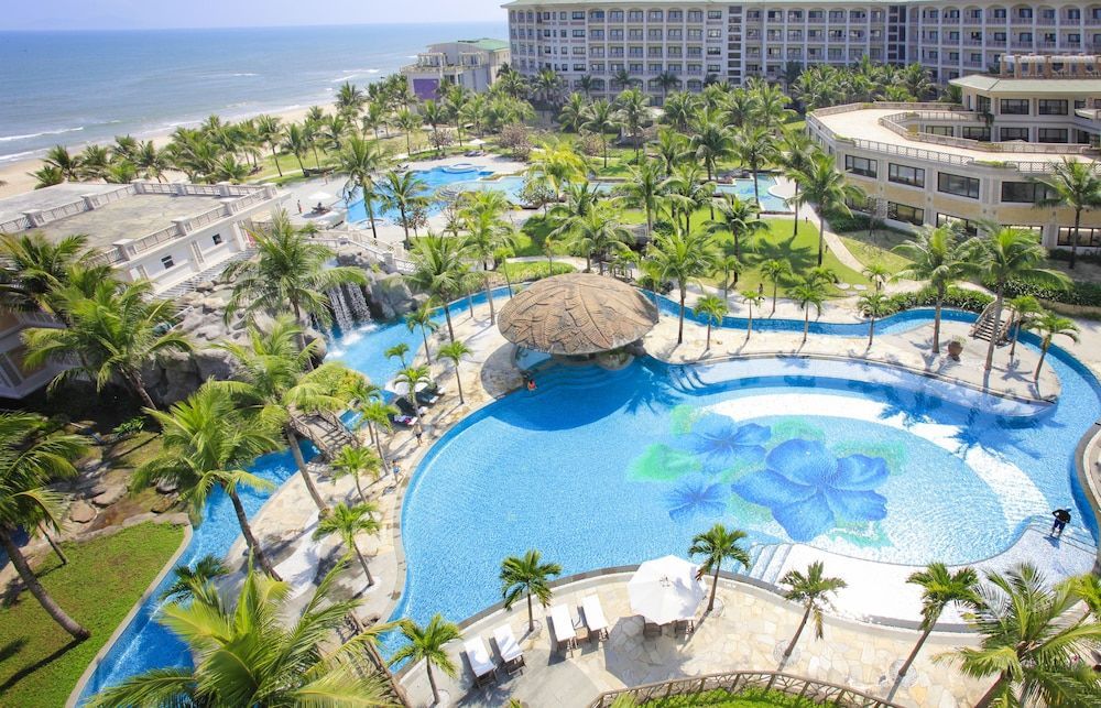Olalani Resort & Condotel 1