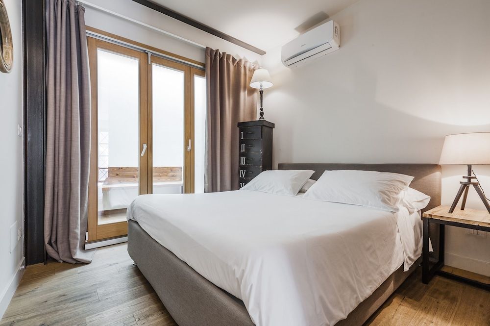 Ferrini Home - Piazza Trento 2