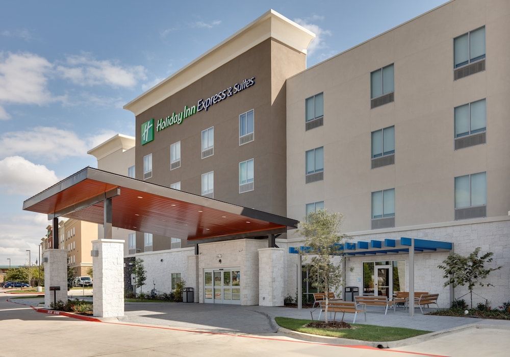 Holiday Inn Express & Suites PLANO - THE COLONY by IHG 1