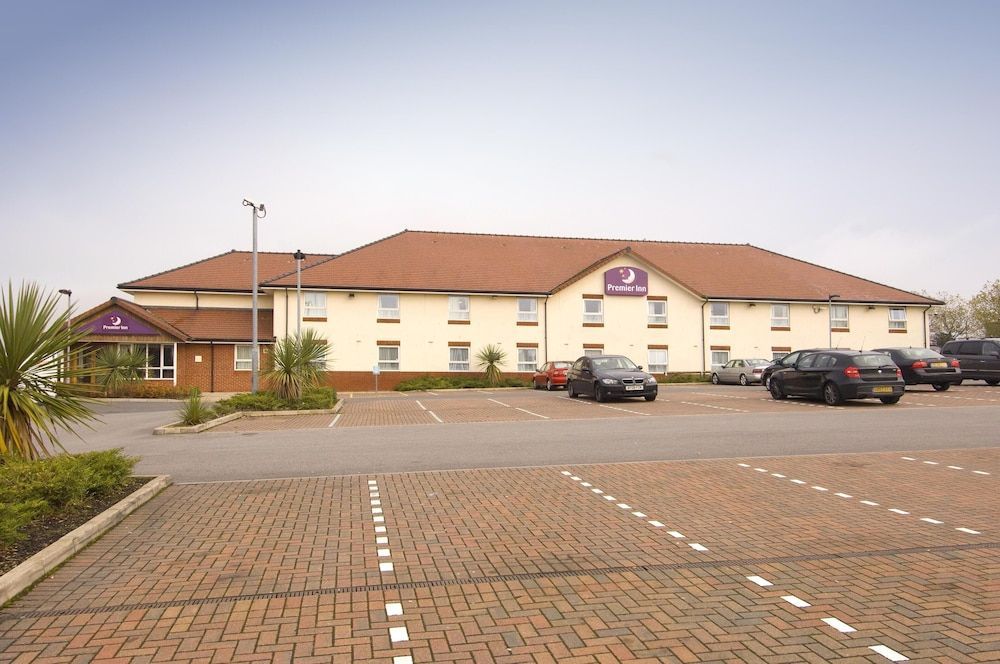 Premier Inn Oldham Central 1