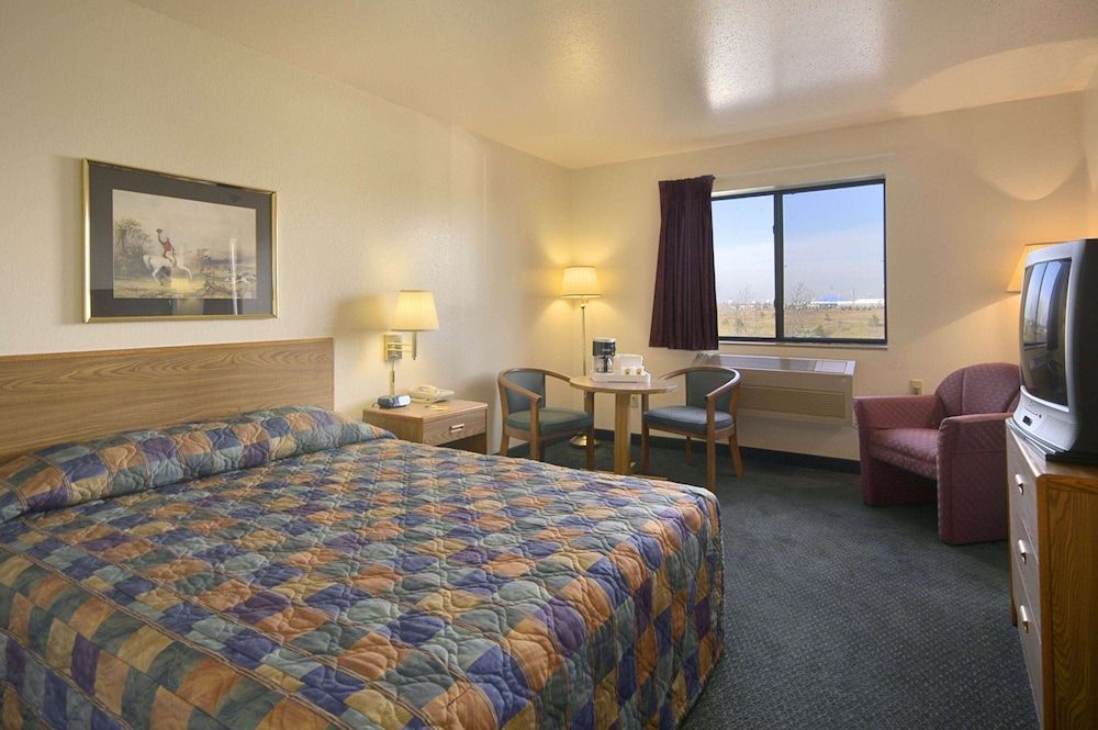 Travelodge by Wyndham Hudsonville 2