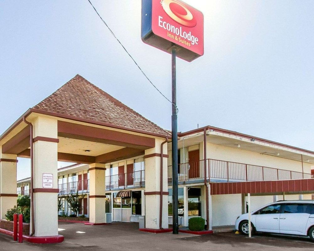Econo Lodge And Suites Bricktown 1