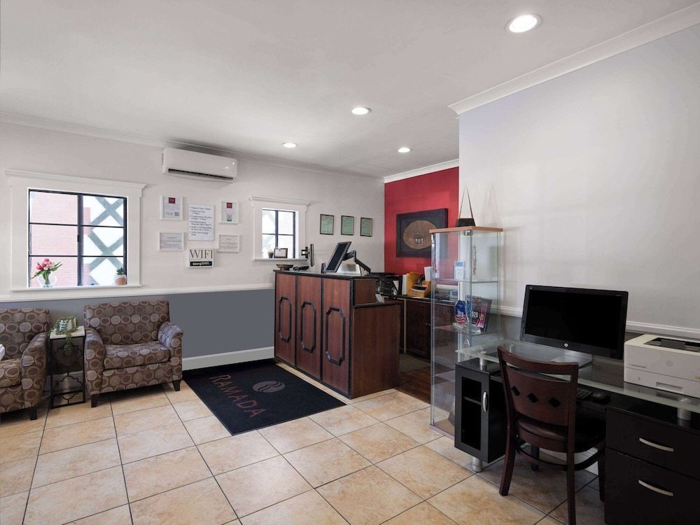 Ramada by Wyndham San Diego Poway Miramar 2