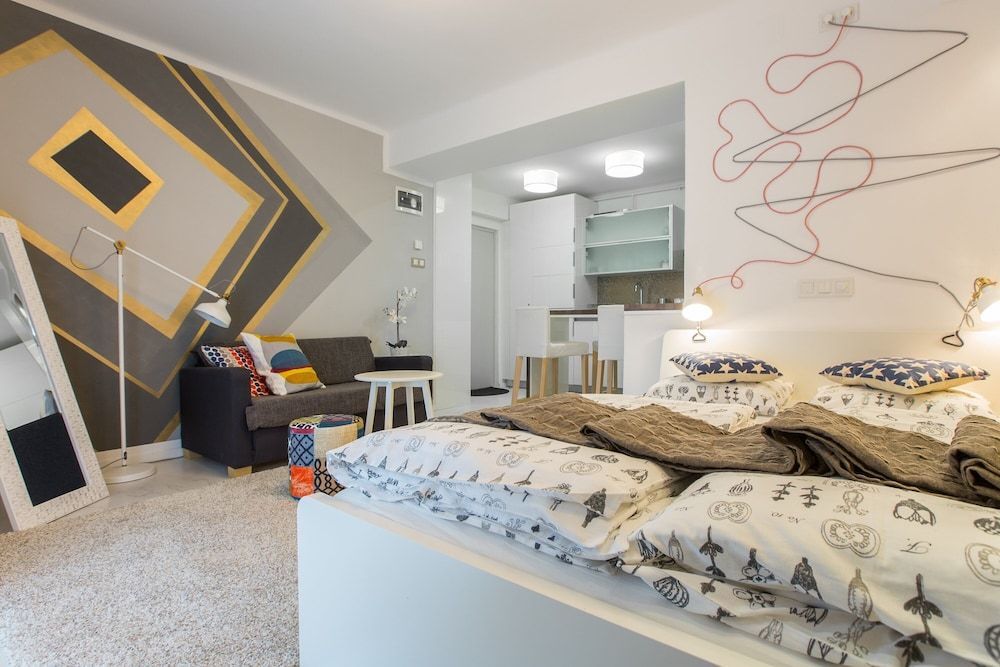 Apartment Witty Please 1