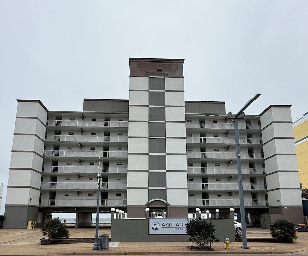 Aquarius Oceanfront Hotel 1