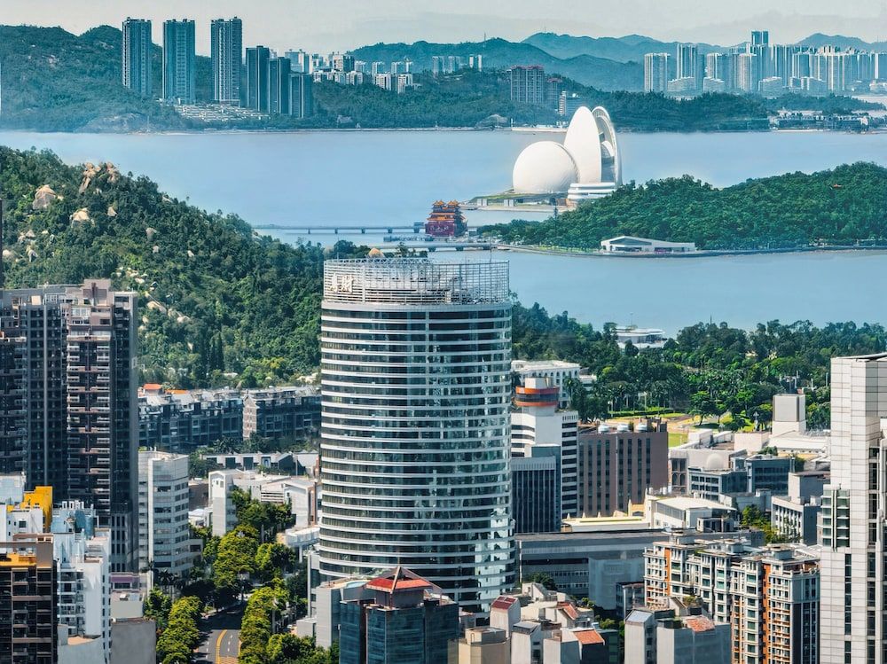 Crowne Plaza Zhuhai City Center by IHG 1