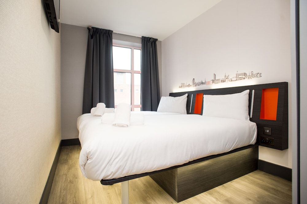 easyHotel Sheffield 1
