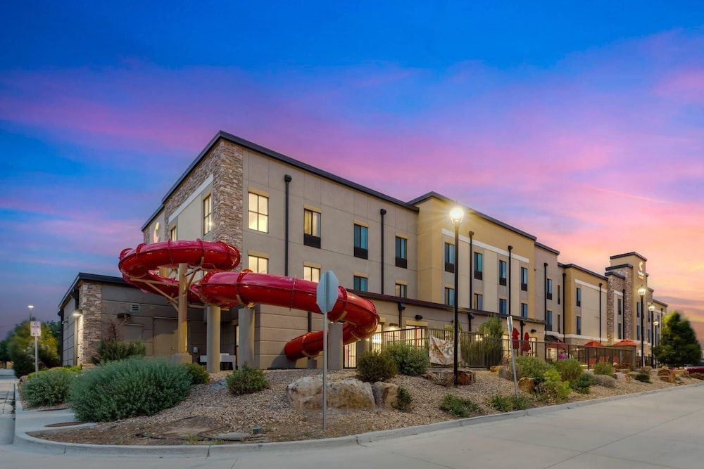 Comfort Suites Loveland 1