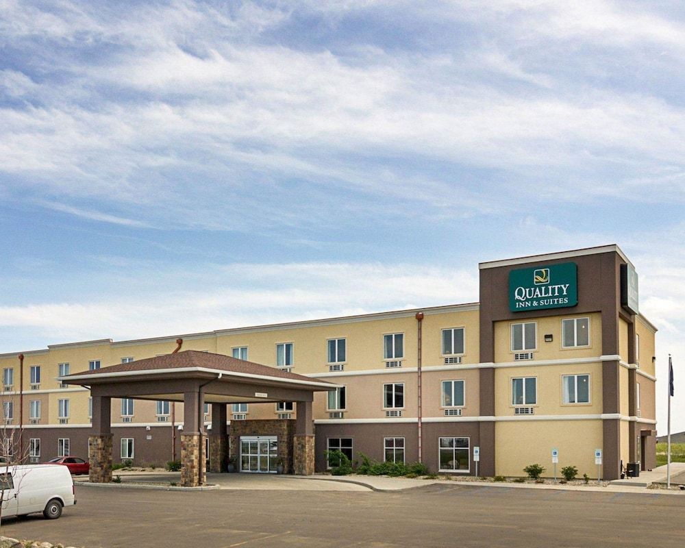 Quality Inn & Suites Minot North 1