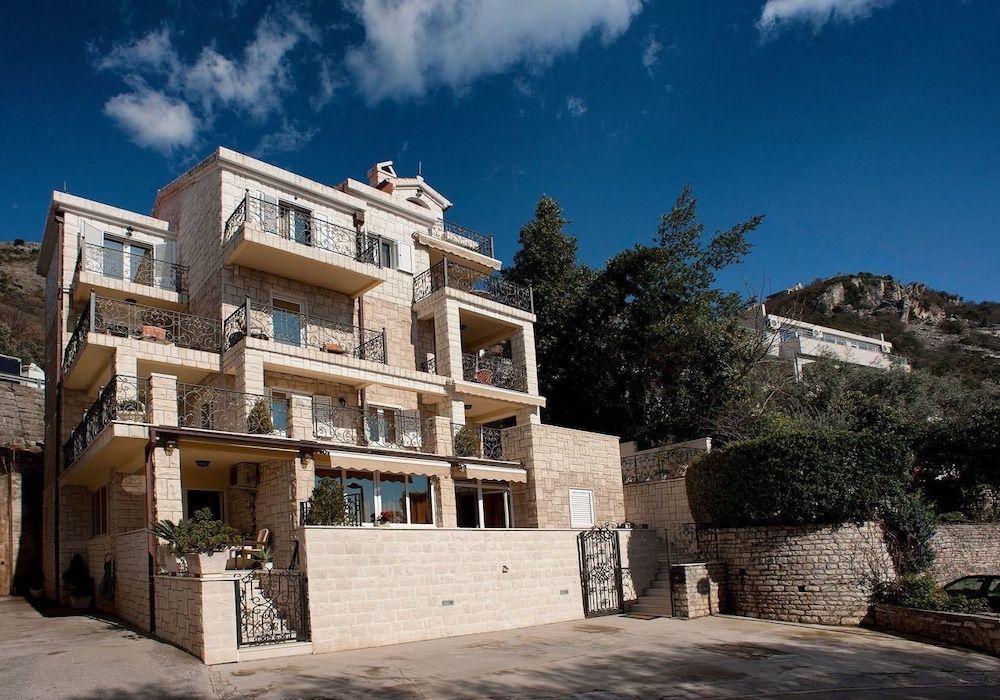 Apartments Vuksic 1