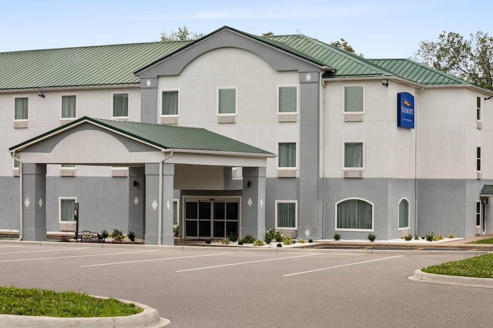 Baymont by Wyndham La Grange KY Southeast 1