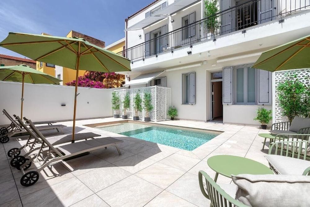 Mesbeglia Luxury Rooms 1