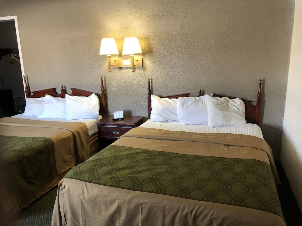 Posh Inn & Suites 2