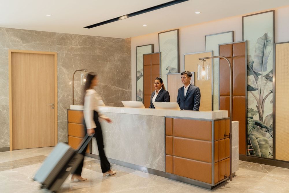 Hilton Garden Inn Mumbai International Airport 2
