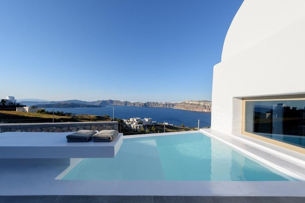 Earino Suites & Villas 1