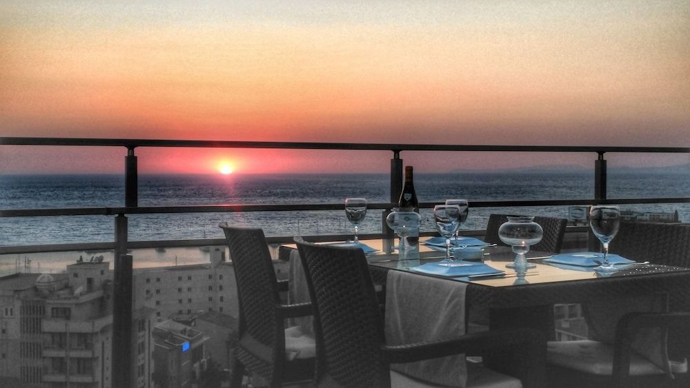Demir otel 1