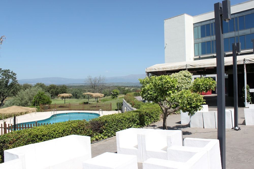 Hospedium Hotel Valles de Gredos Golf 1