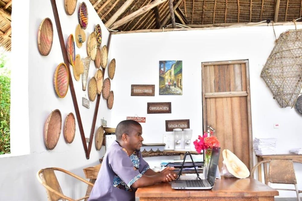Kusini Beach Bungalows 2