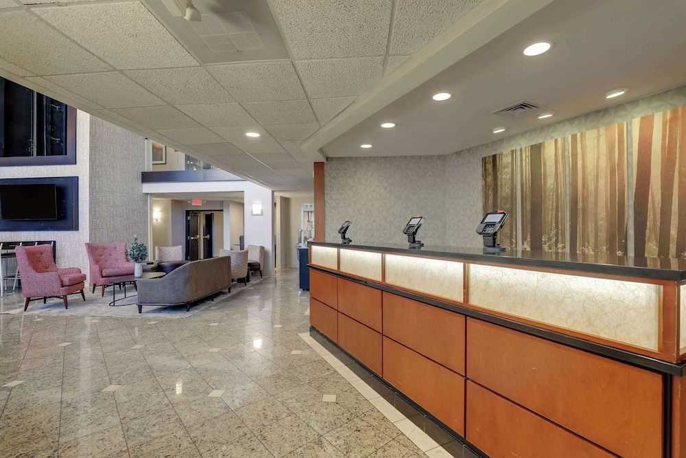Drury Inn & Suites Charlotte University Place 2