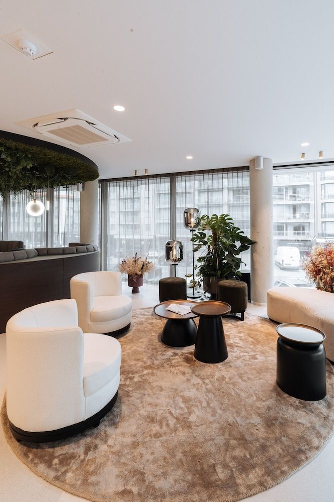 The CORNR Hotel 2