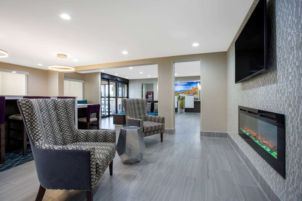 La Quinta Inn by Wyndham Roanoke Salem 2