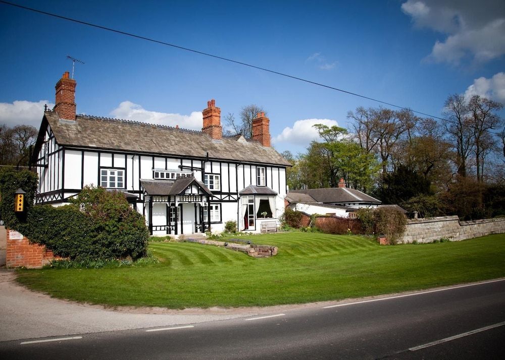 Donington Park Farmhouse Hotel 1