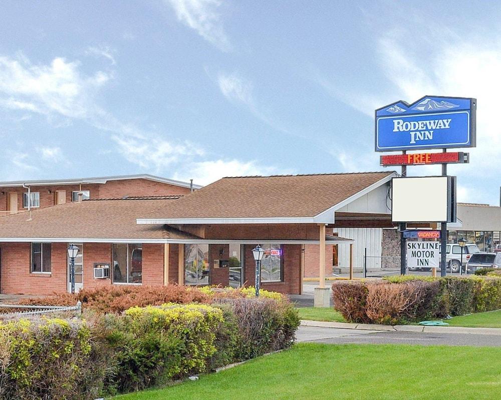 Skyline Motor Inn 1