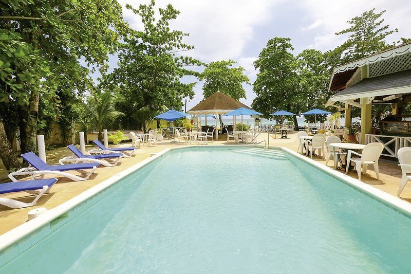 Merril's Beach Resort 2