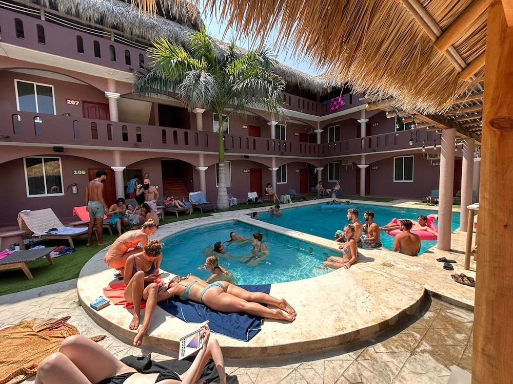 Viajero Puerto Escondido Hostel 1