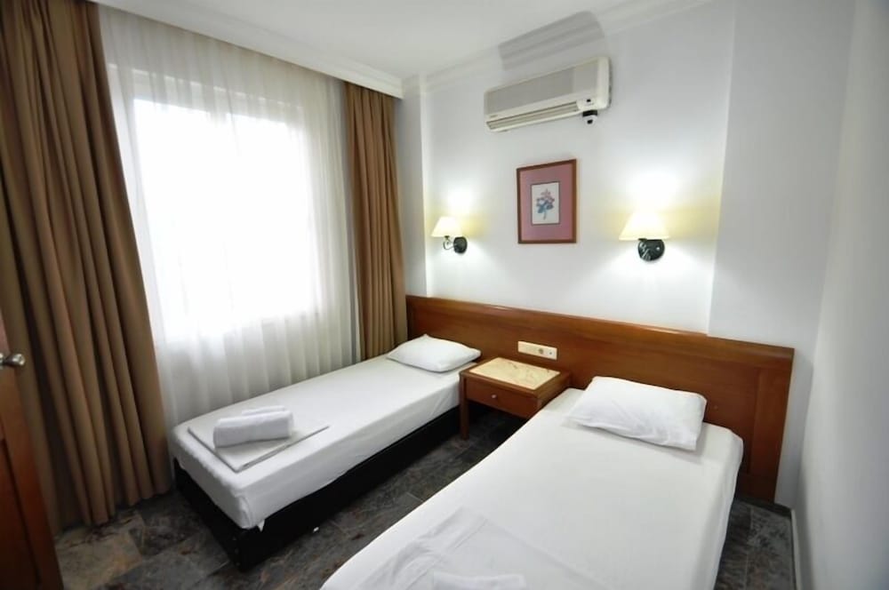 Blue Lagoon Otel 2