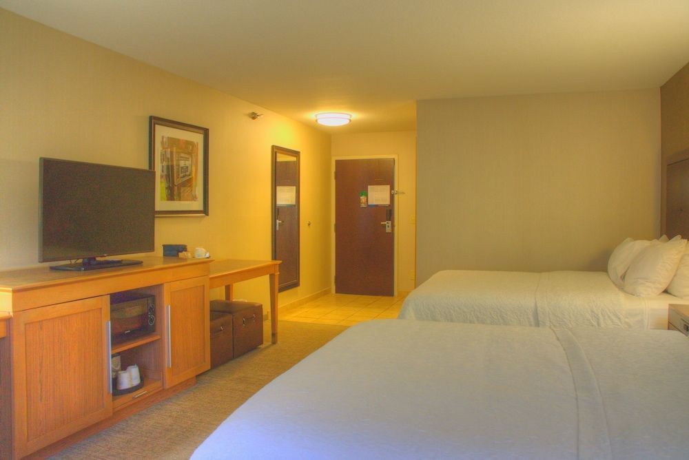 Wingate by Wyndham Steubenville 2