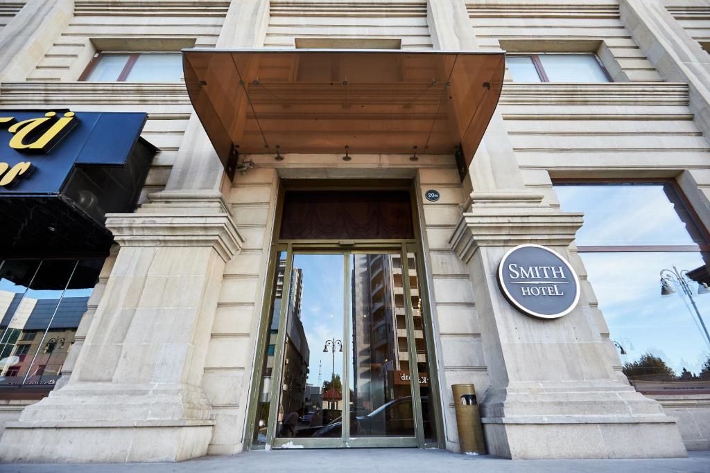 Smith Hotel 1