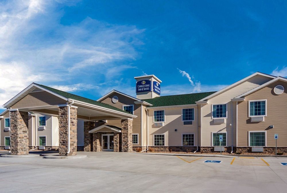 Cobblestone Inn & Suites-Fremont 1