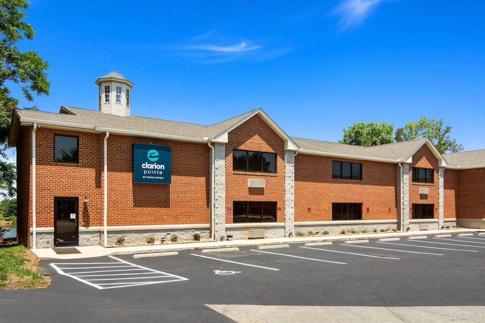 Clarion Pointe on the lake Clarksville-South Hill West 1