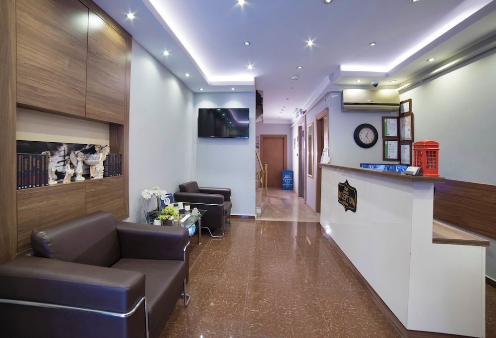 Zendy Suite Hotel 2
