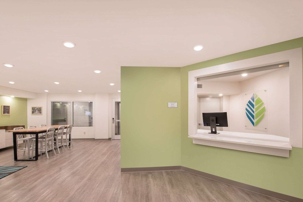 WoodSpring Suites Savannah Pooler 2