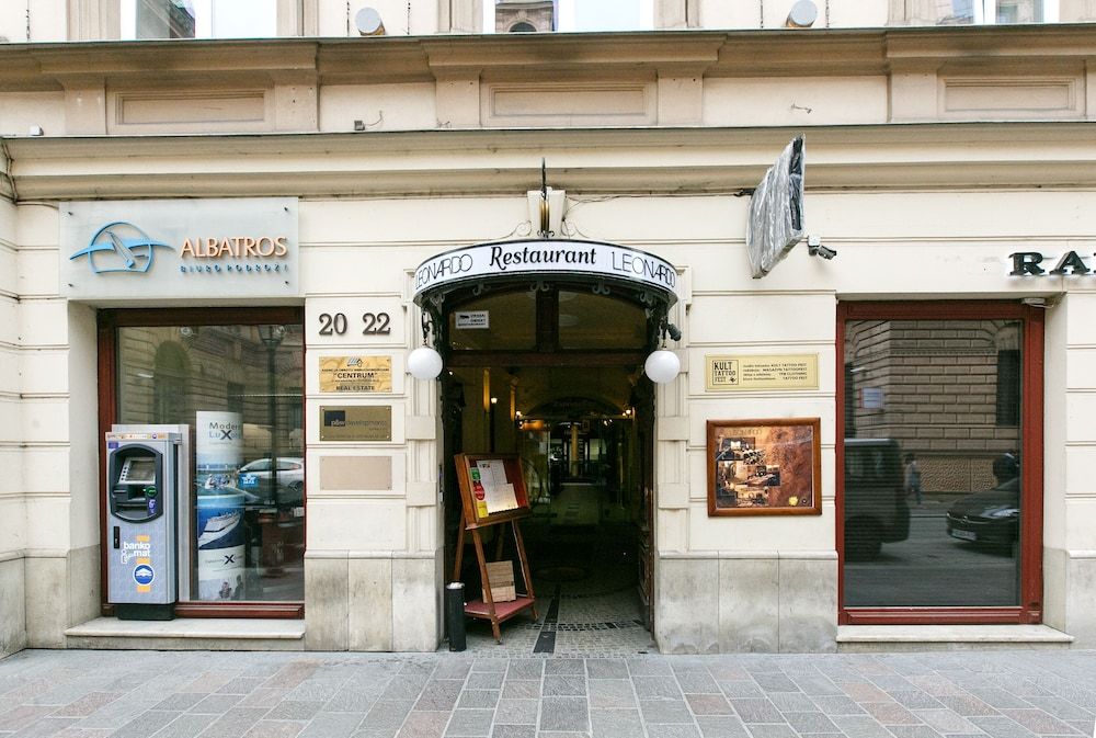 GoldStar Luxury Old Town Krakow Apartment 1