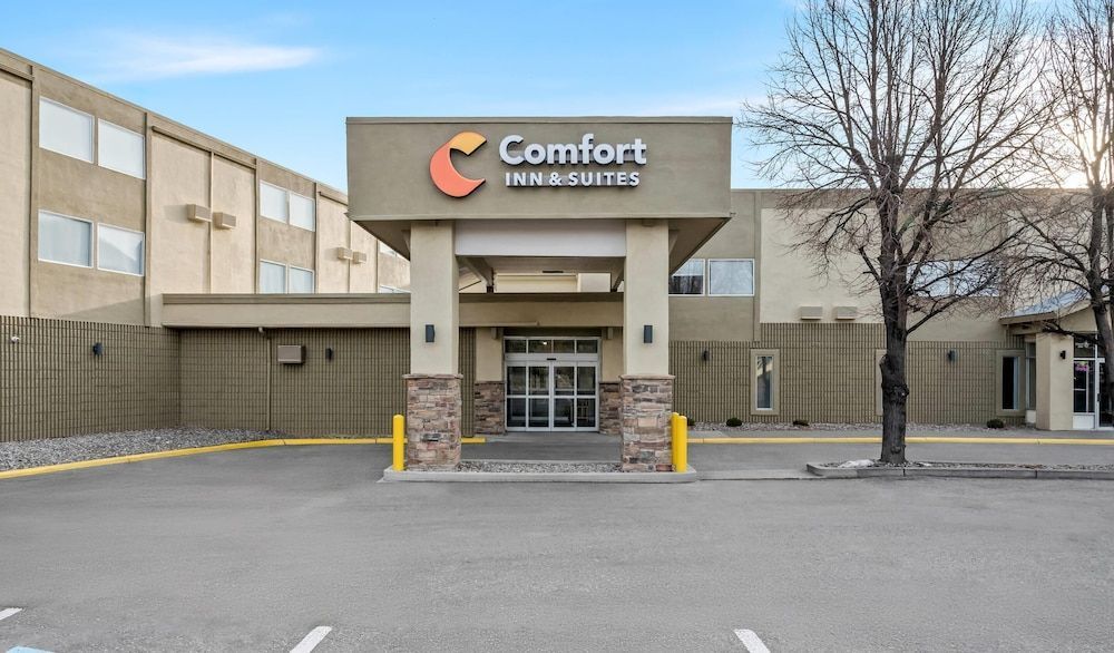 Comfort Inn & Suites 1