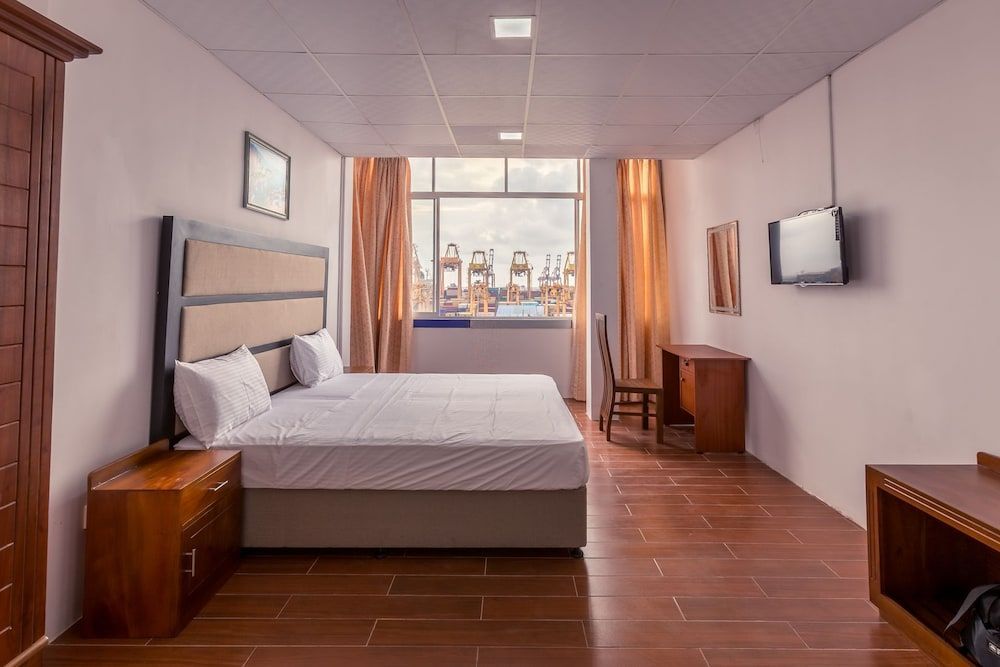Metro Port City Hotel 1