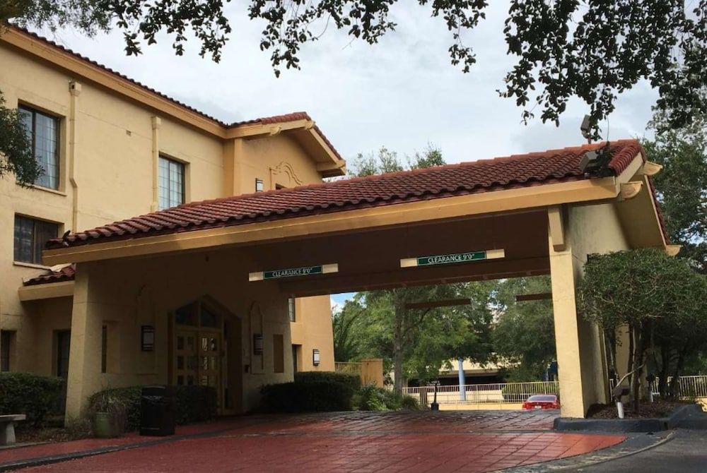 Days Inn by Wyndham Gainesville Florida 1