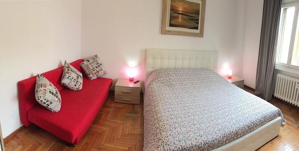 PANG'S GUESTHOUSE 2