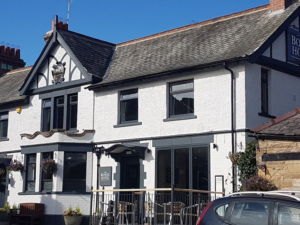 The Bowes Hotel 1