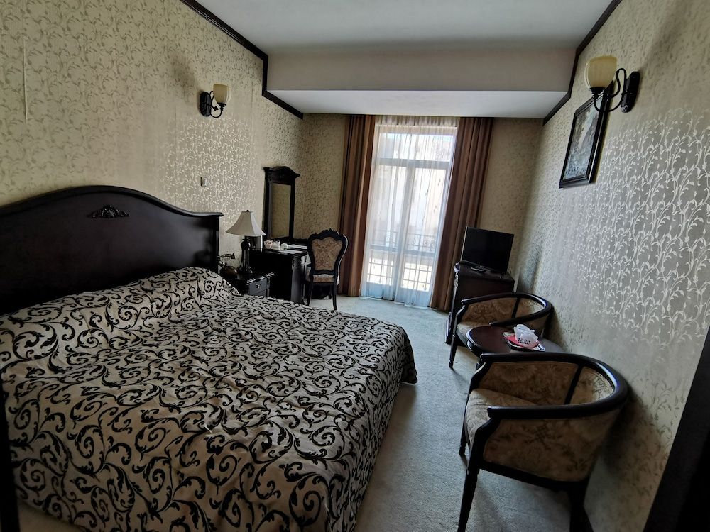 Hotel Carol 1