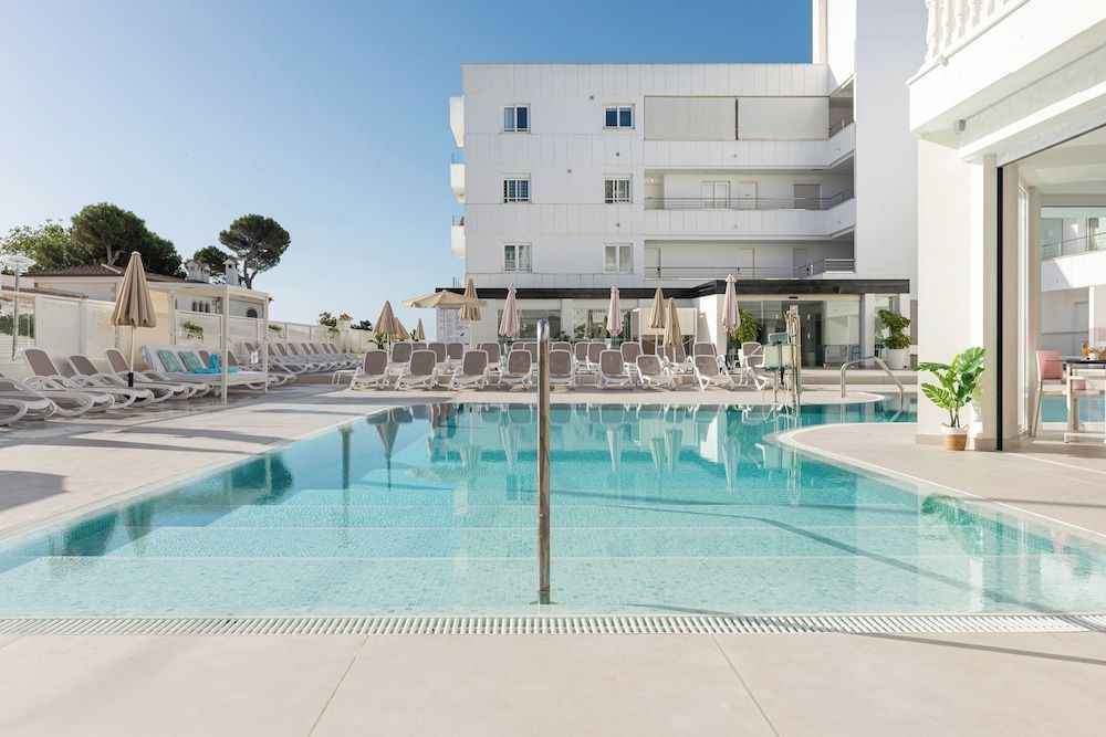 Welikehotel Triton Beach 1