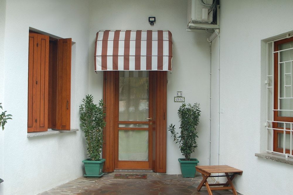 B & B Chic 1