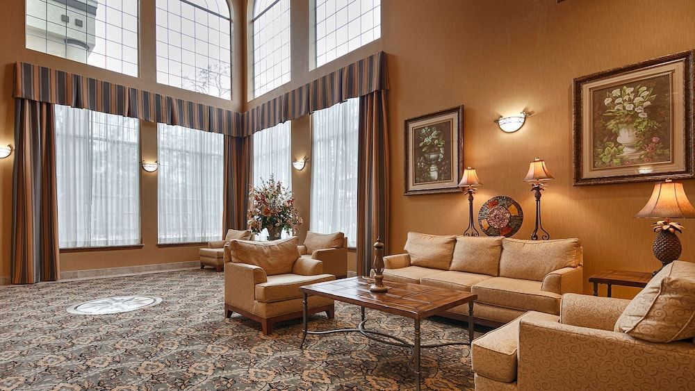 Best Western Plus New Caney Inn & Suites 2