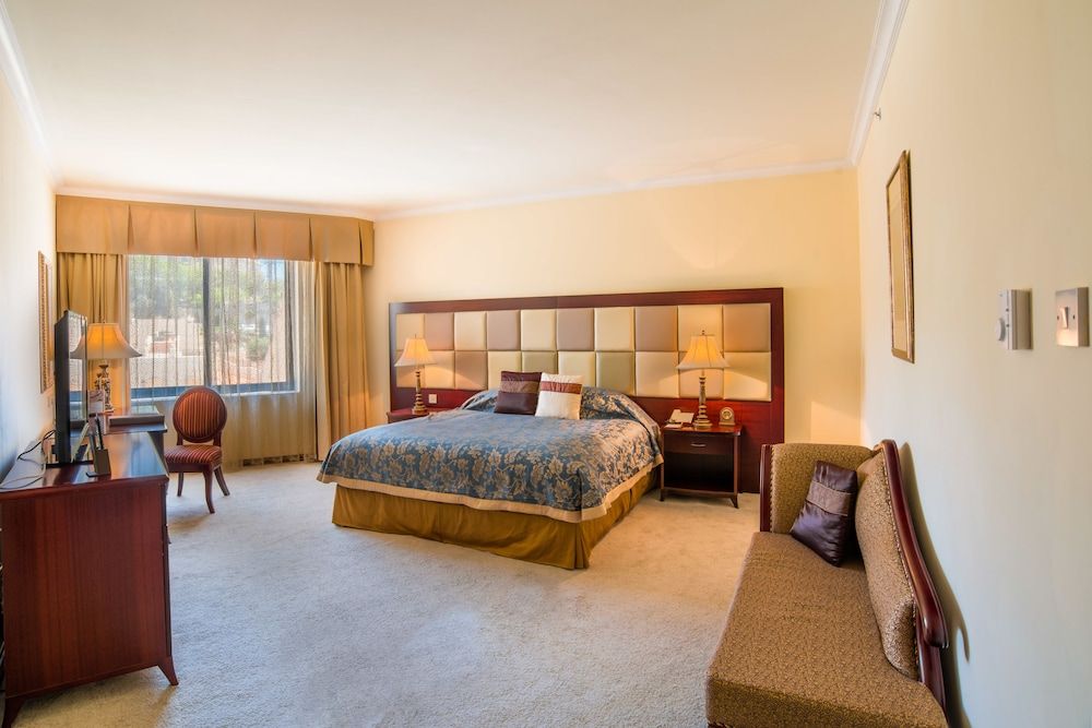 Grand Hotel Excelsior 2