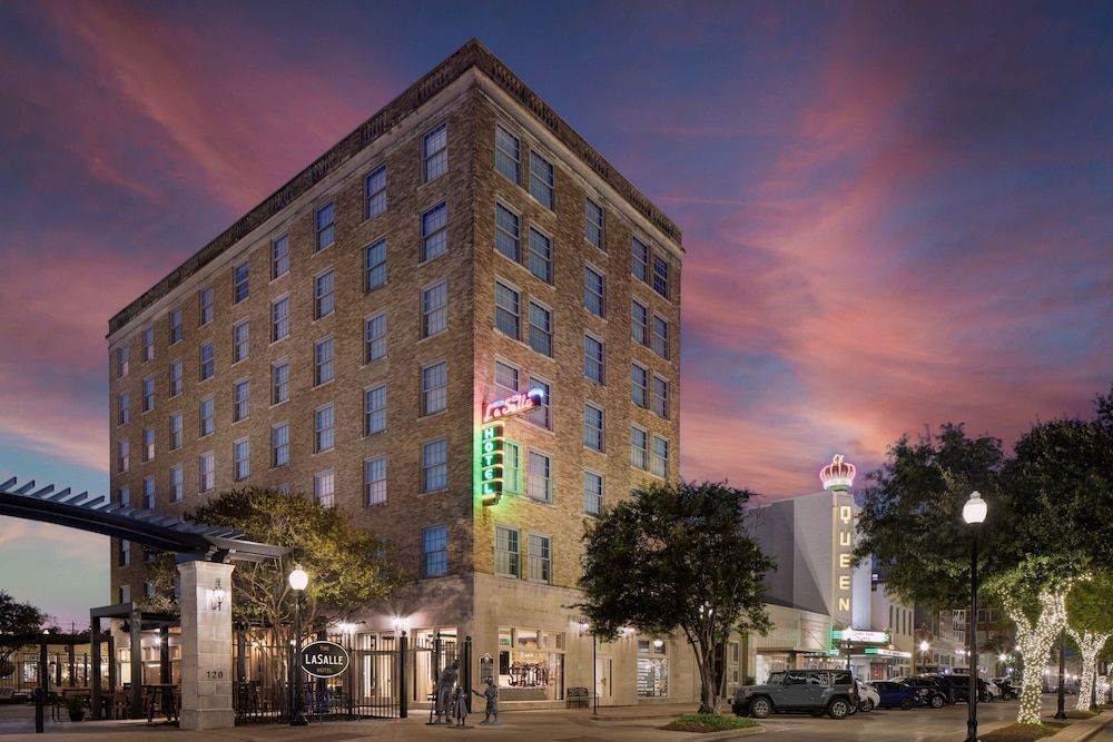 The LaSalle Hotel, Bryan College Station, a Tribute Portfolio Hotel 1