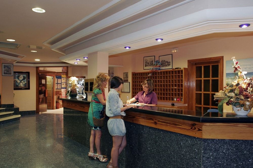 Aparthotel Nereida 2
