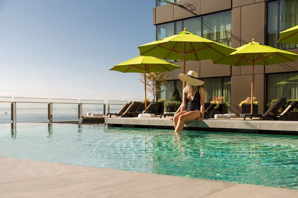 Four Seasons Hotel Seattle 1